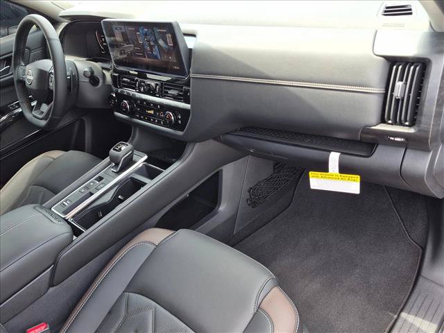 Used 2026 Nissan Pathfinder Platinum FWD image 21