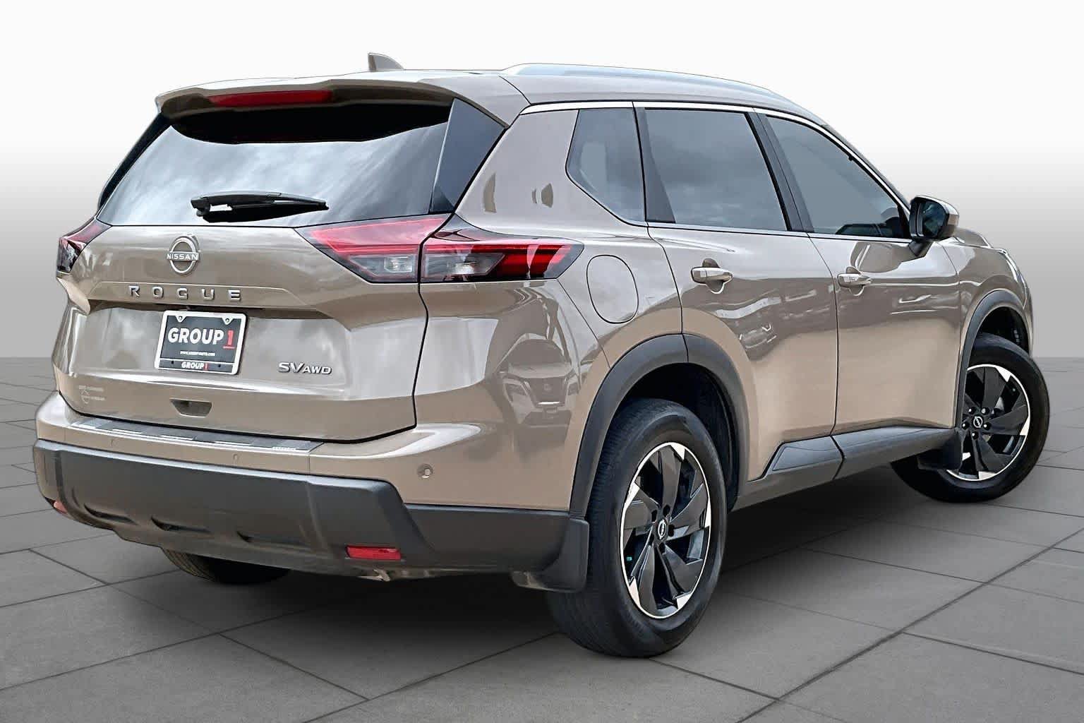 Used 2024 Nissan Rogue SV w/ SV Premium Package AWD/4WD image 13