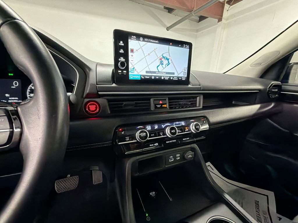 Used 2023 Honda Pilot Touring image 18