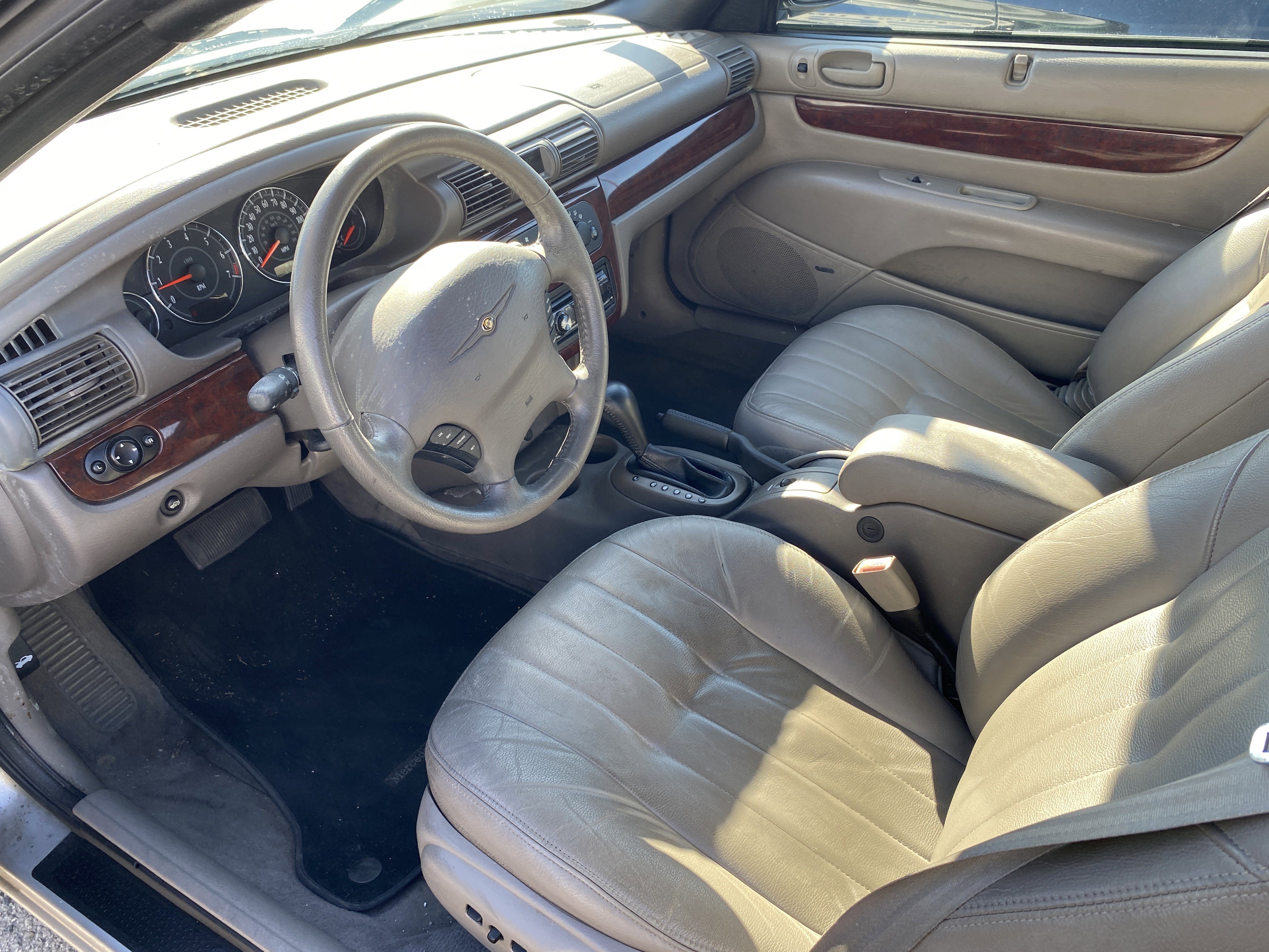 Used 2001 Chrysler Sebring LXi image 8