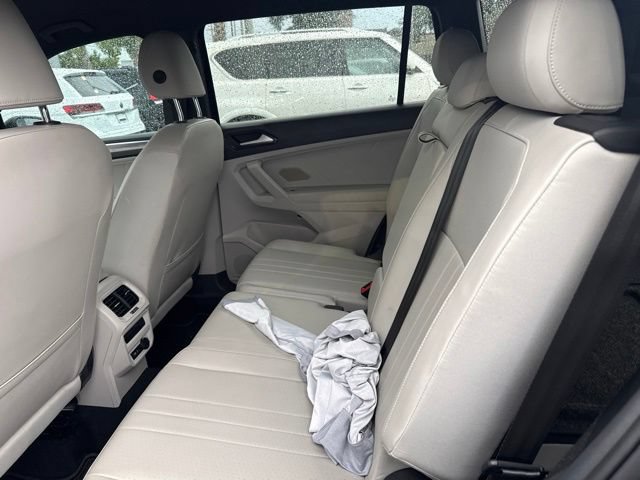 Used 2022 Volkswagen Tiguan SE R-Line FWD image 5