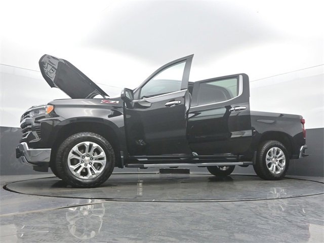 Used 2025 Chevrolet Silverado 1500 LTZ w/ LTZ Premium Package image 59