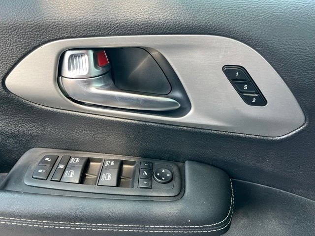 Used 2023 Chrysler Pacifica Limited w/ S Appearance Package AWD/4WD image 45
