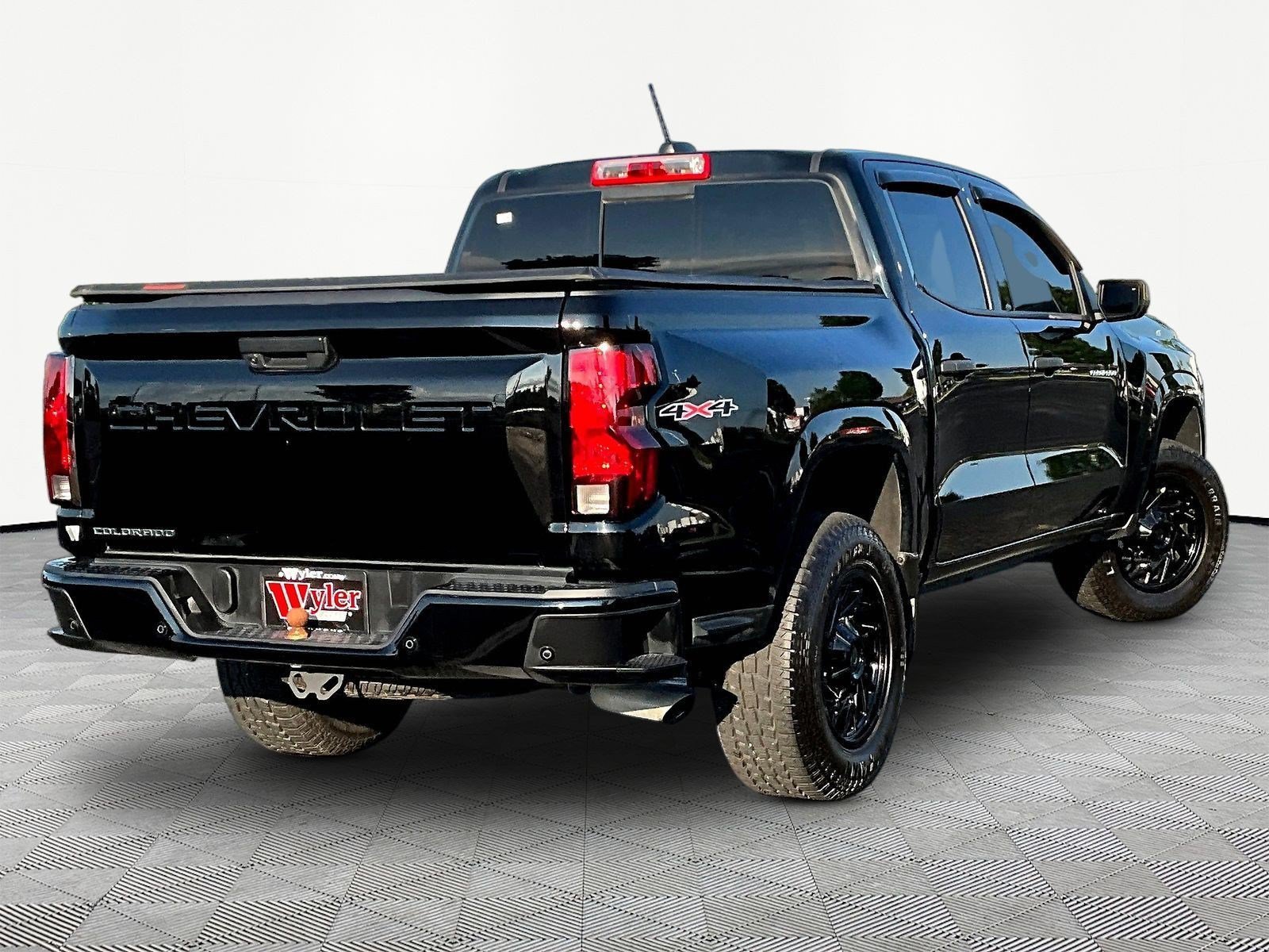 Used 2025 Chevrolet Colorado W/T AWD/4WD image 6