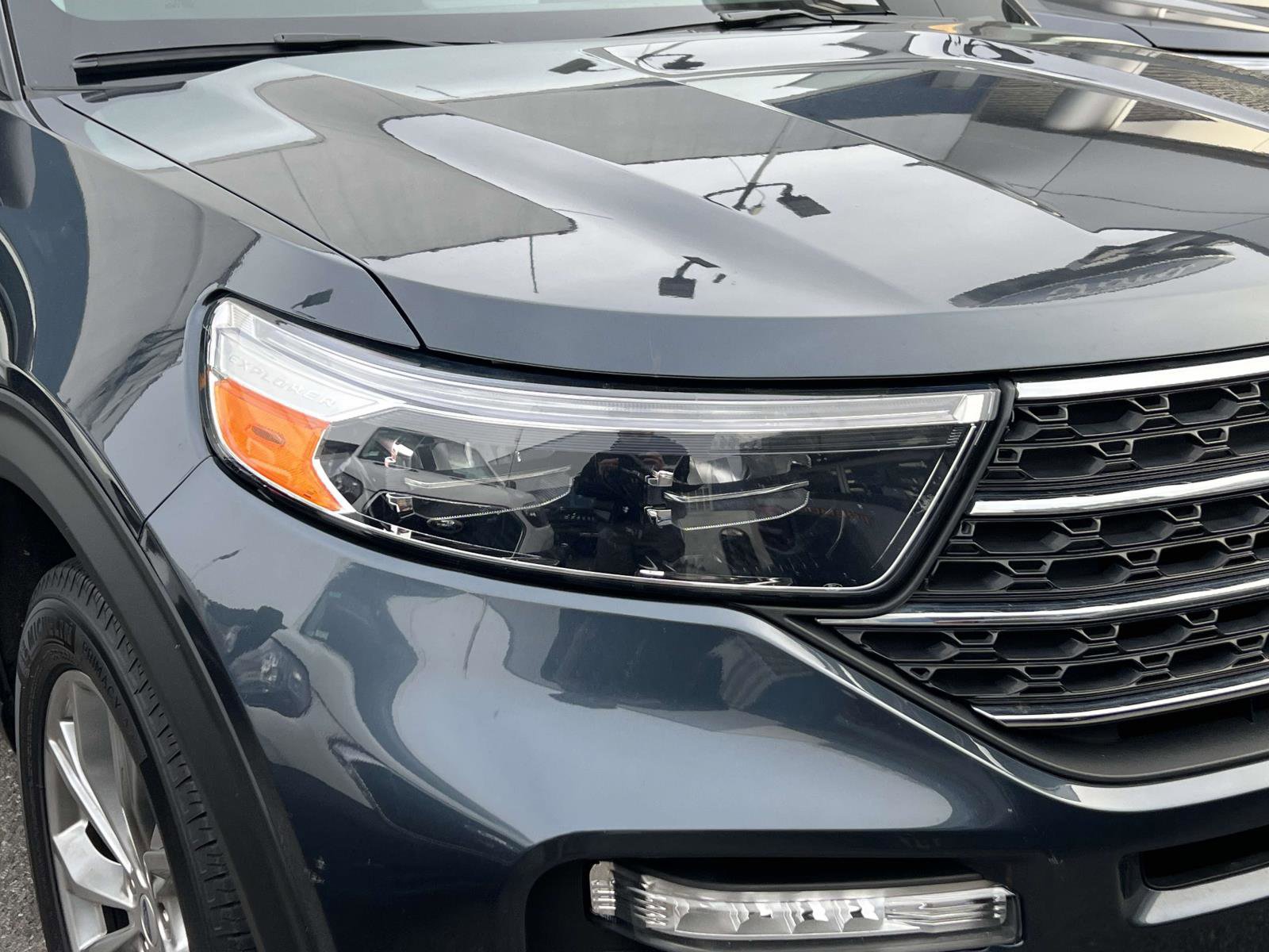 Used 2022 Ford Explorer XLT w/ Equipment Group 202A image 9