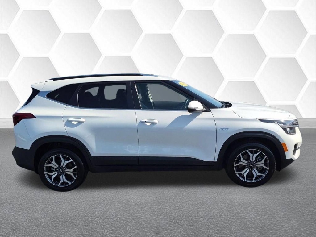 Used 2021 Kia Seltos EX AWD/4WD image 2