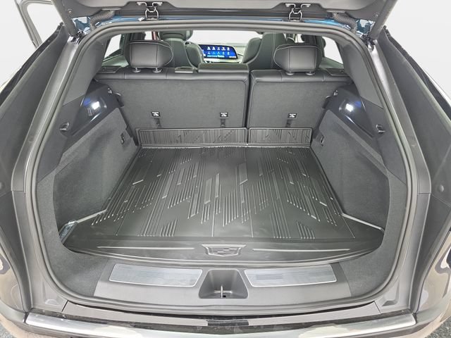 New 2026 Cadillac Lyriq Luxury w/ LPO, Floor Liner Package AWD/4WD image 32