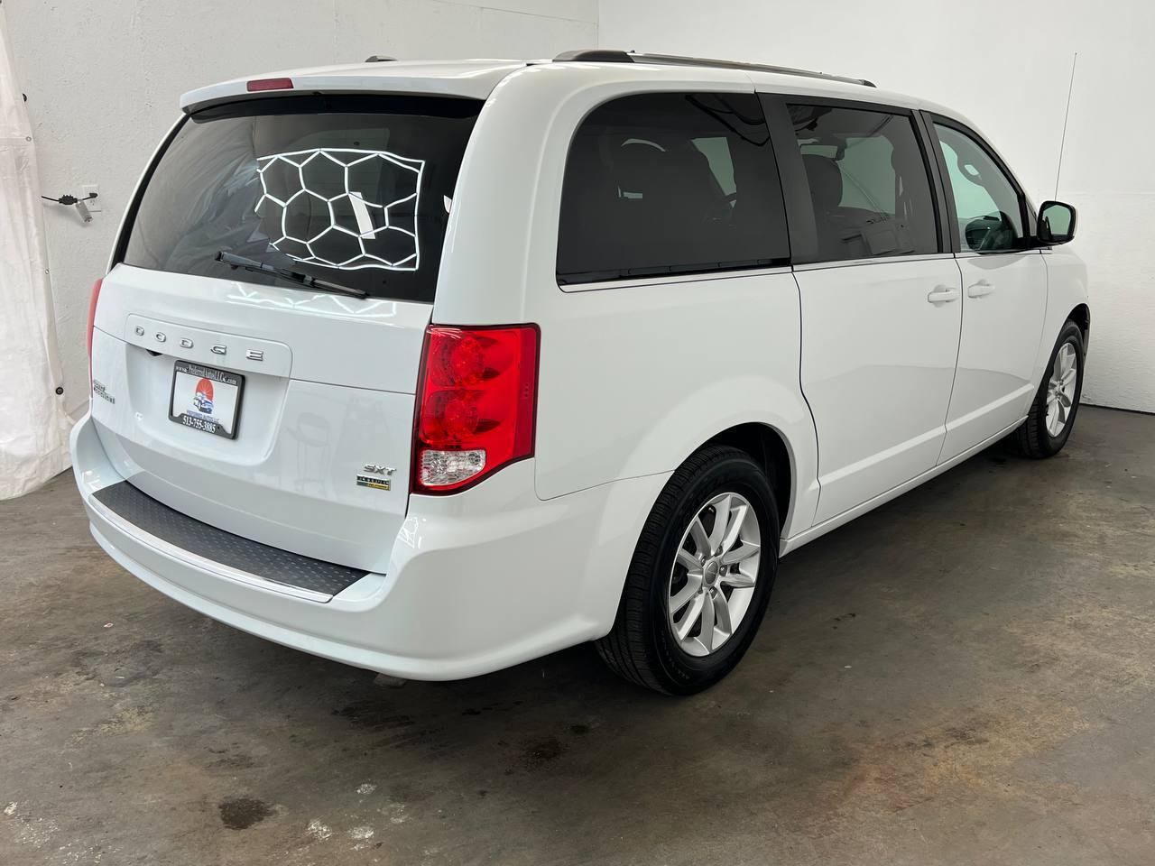 Used 2019 Dodge Grand Caravan SXT FWD image 4