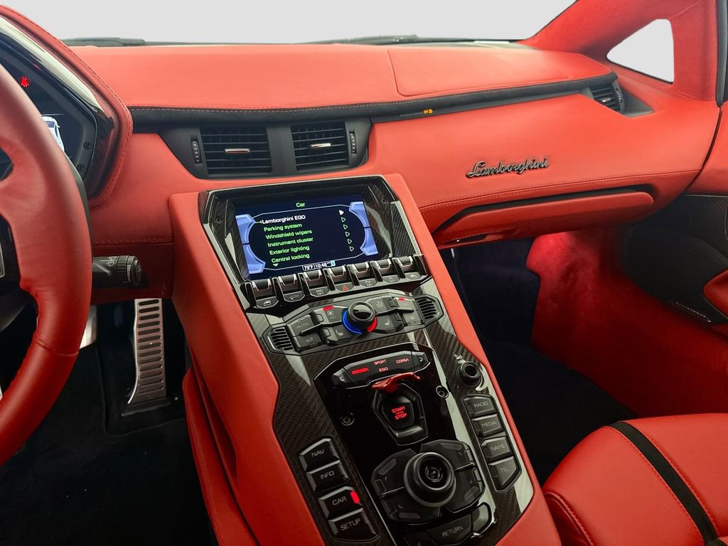 Used 2018 Lamborghini Aventador S image 24