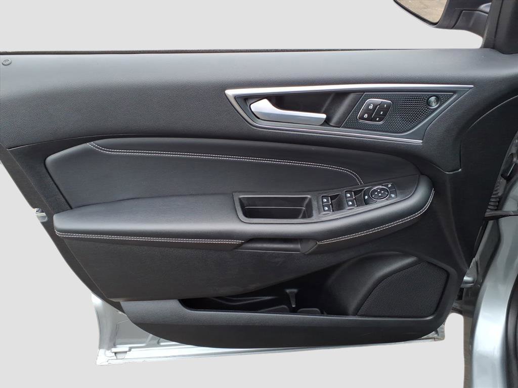 Used 2024 Ford Edge Titanium image 16