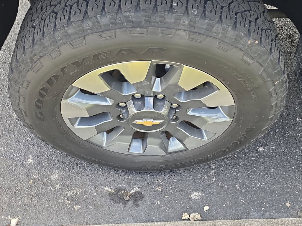 Used 2022 Chevrolet Silverado 2500 Custom w/ Custom Value Package image 7