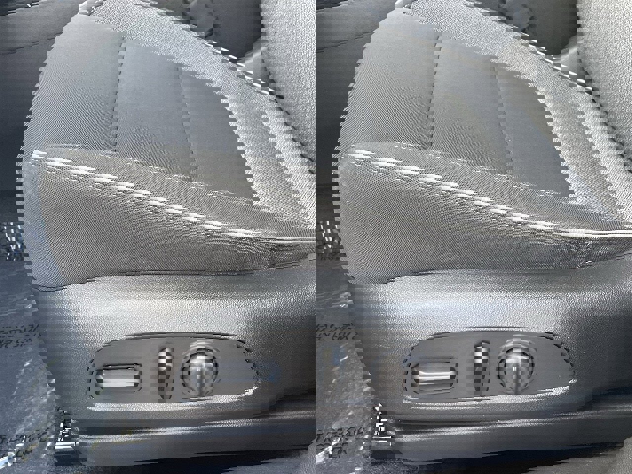 Used 2022 Chevrolet TrailBlazer LT w/ LPO, Blackout Package image 23