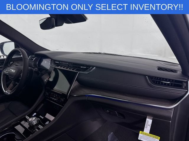 New 2025 Jeep Grand Cherokee L Overland w/ Trailer Tow Package image 31