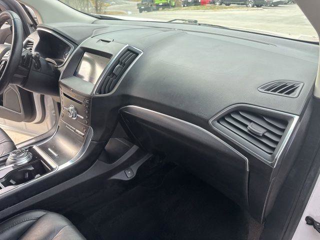 Used 2019 Ford Edge Titanium image 36