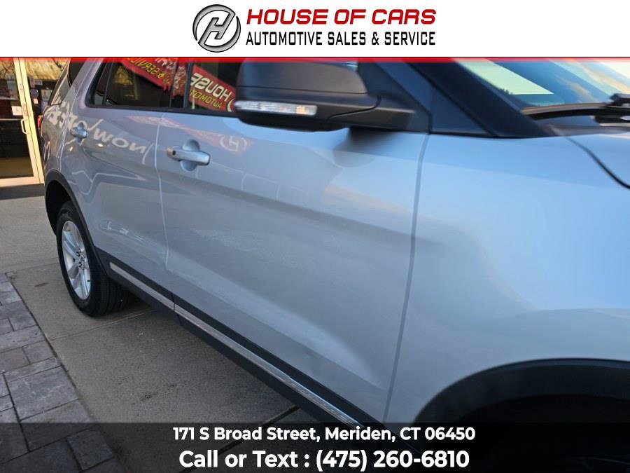 Used 2019 Ford Explorer XLT w/ Equipment Group 202A AWD/4WD image 12