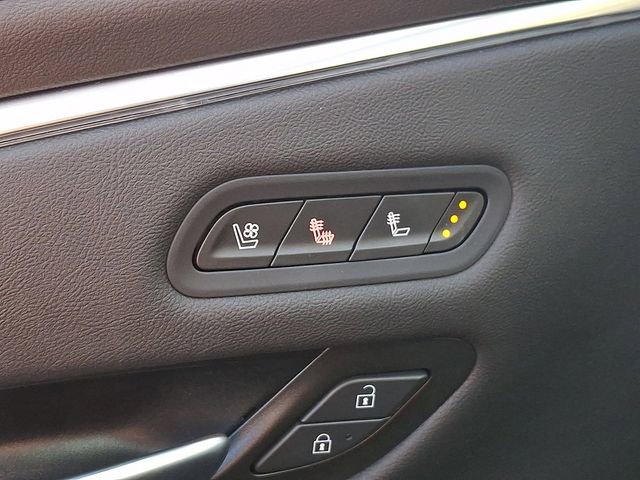 Used 2023 Cadillac Escalade Premium Luxury image 29