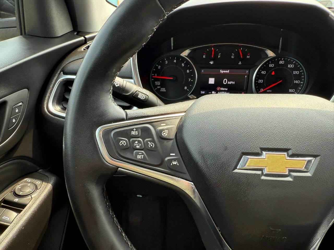 Used 2023 Chevrolet Equinox LT image 39