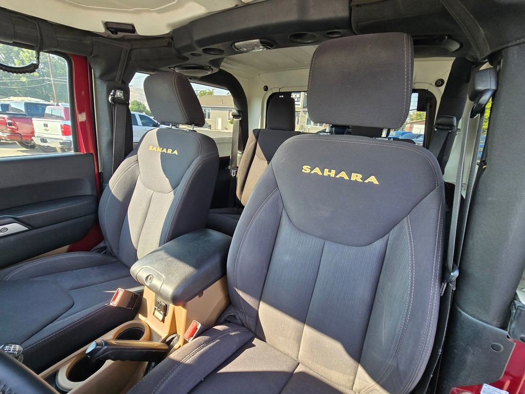 Used 2013 Jeep Wrangler Sahara w/ Connectivity Group AWD/4WD image 16