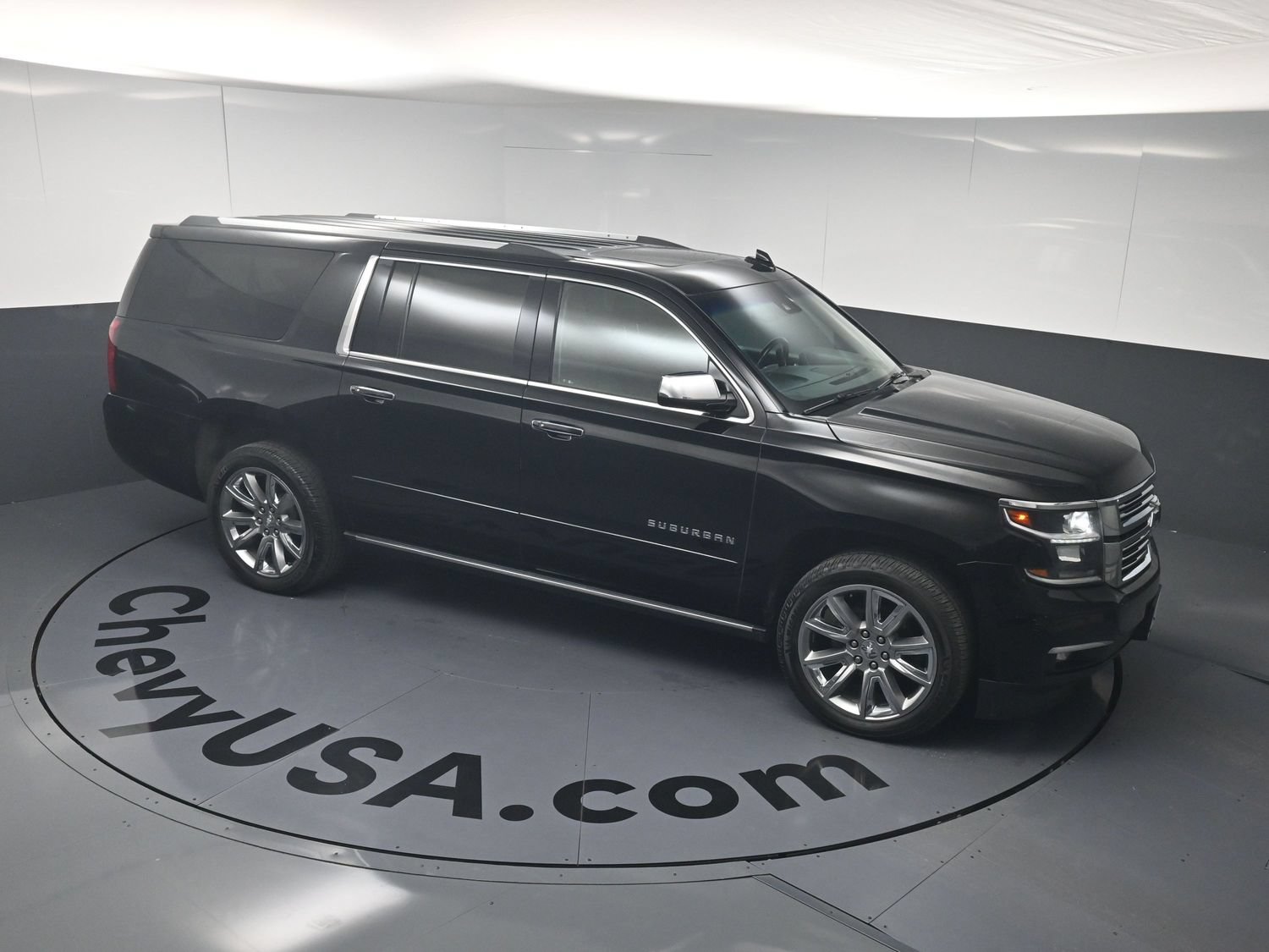 Used 2017 Chevrolet Suburban Premier AWD/4WD image 33