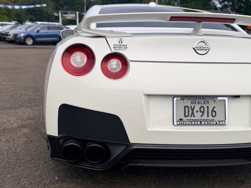 Used 2015 Nissan GT-R Premium AWD/4WD image 14