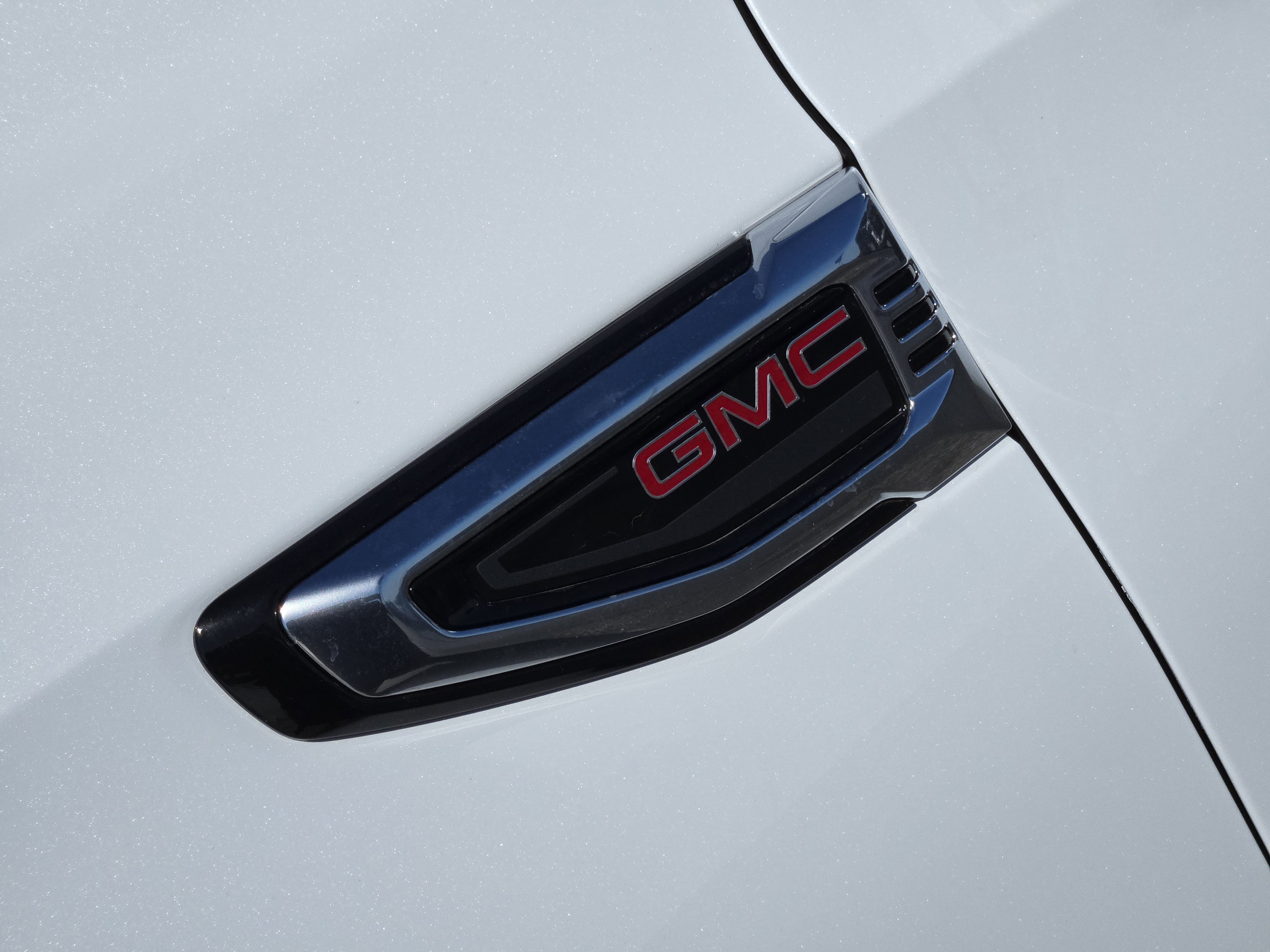 New 2026 GMC Yukon XL Denali w/ Denali Reserve Package image 7