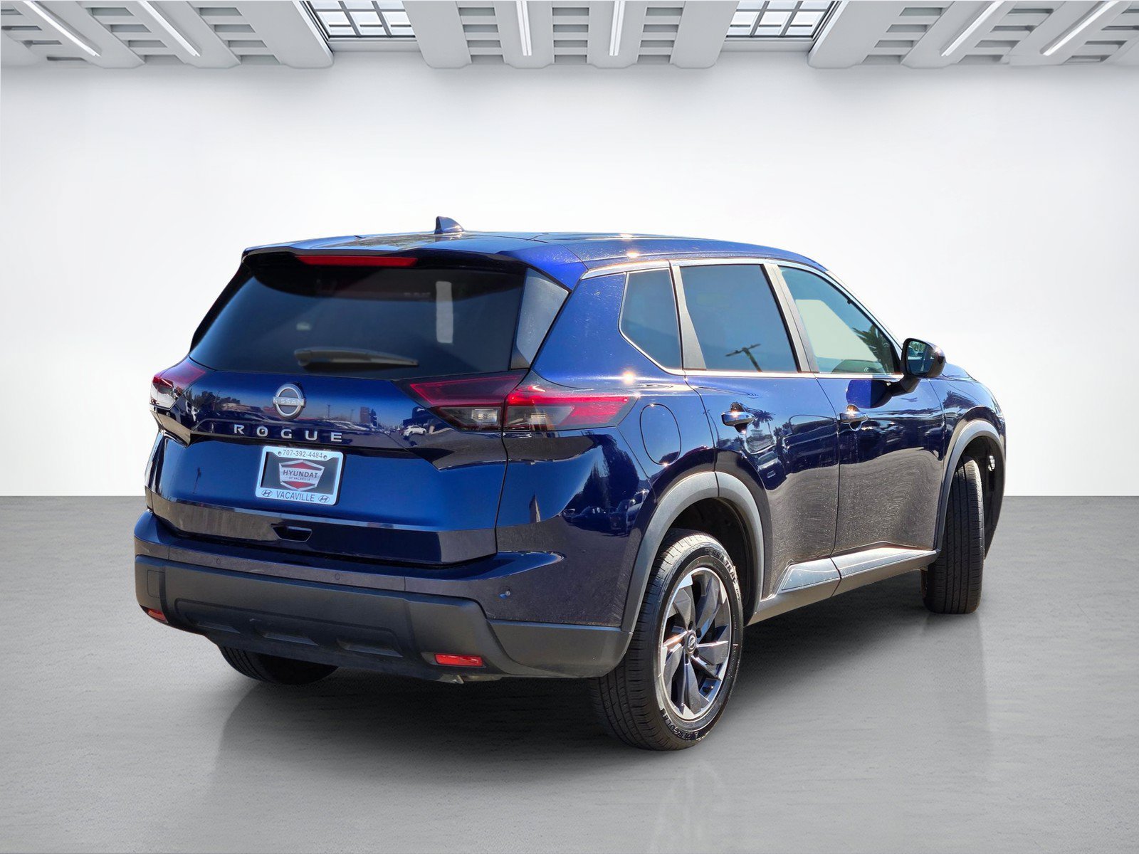 Used 2025 Nissan Rogue SV FWD image 4