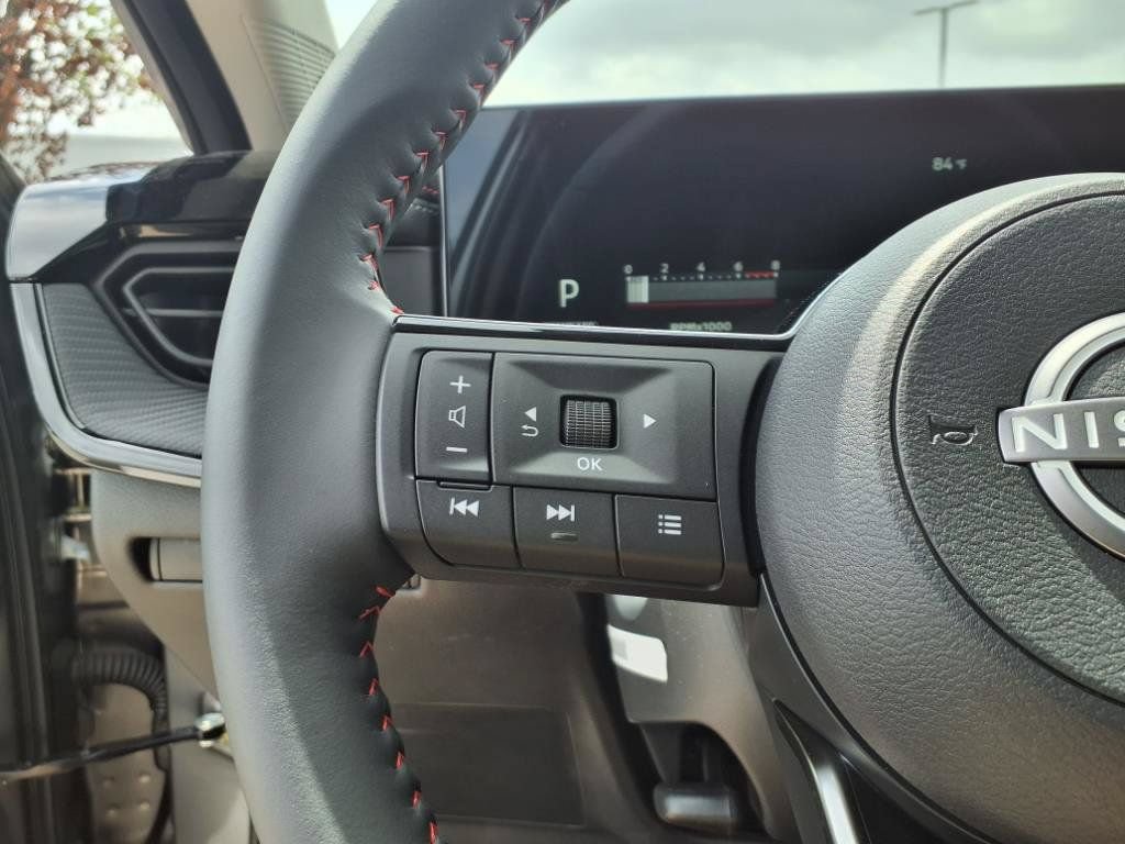 New 2025 Nissan Kicks SR AWD/4WD image 18