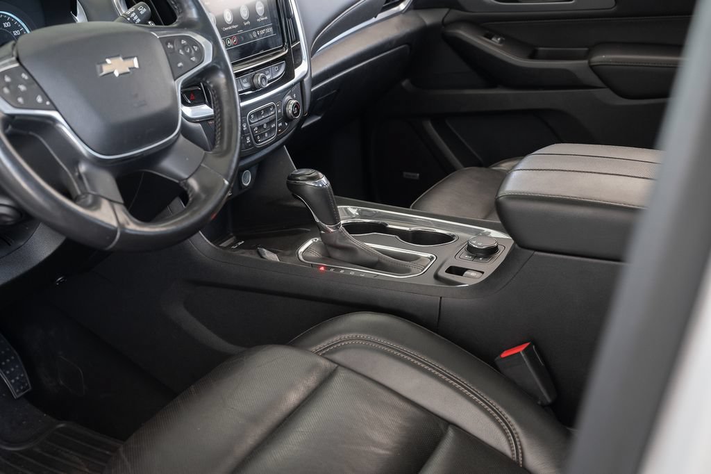 Used 2020 Chevrolet Traverse Premier w/ LPO, Cargo Package FWD image 38