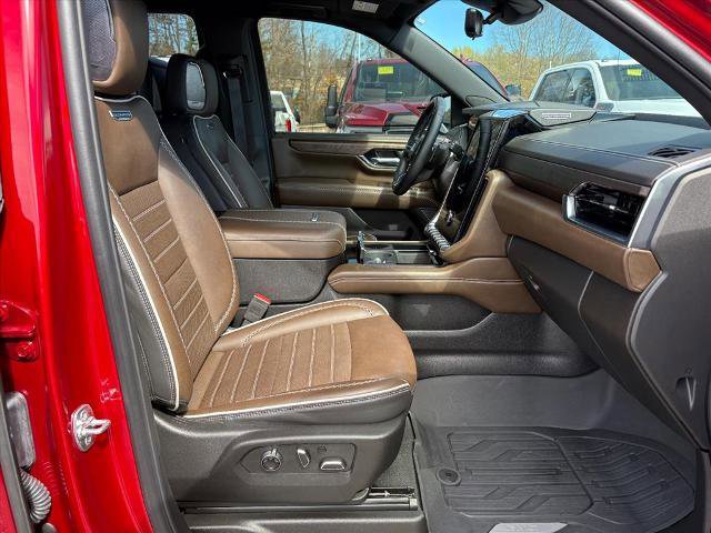 Certified 2025 GMC Yukon Denali Ultimate AWD/4WD image 7