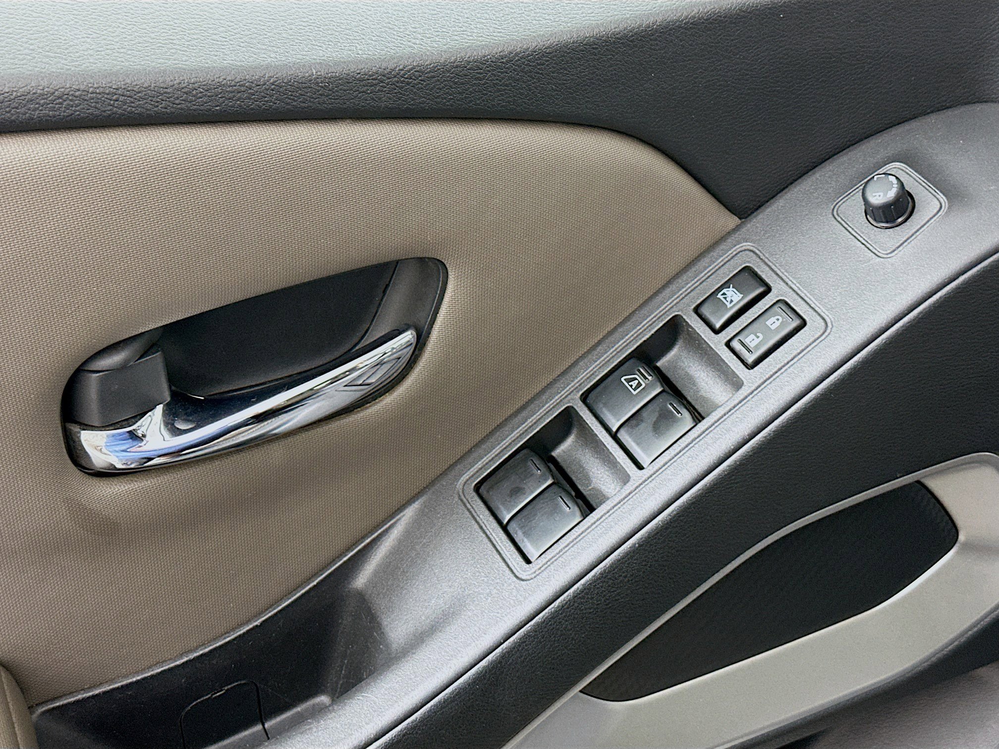 Used 2022 Nissan Frontier SV image 15