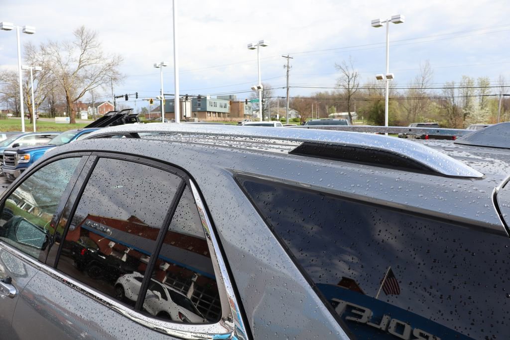 Used 2023 Chevrolet Equinox Premier image 31