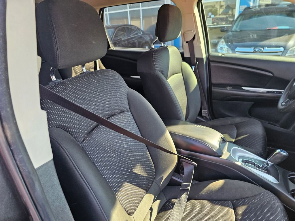 Used 2019 Dodge Journey SE image 12
