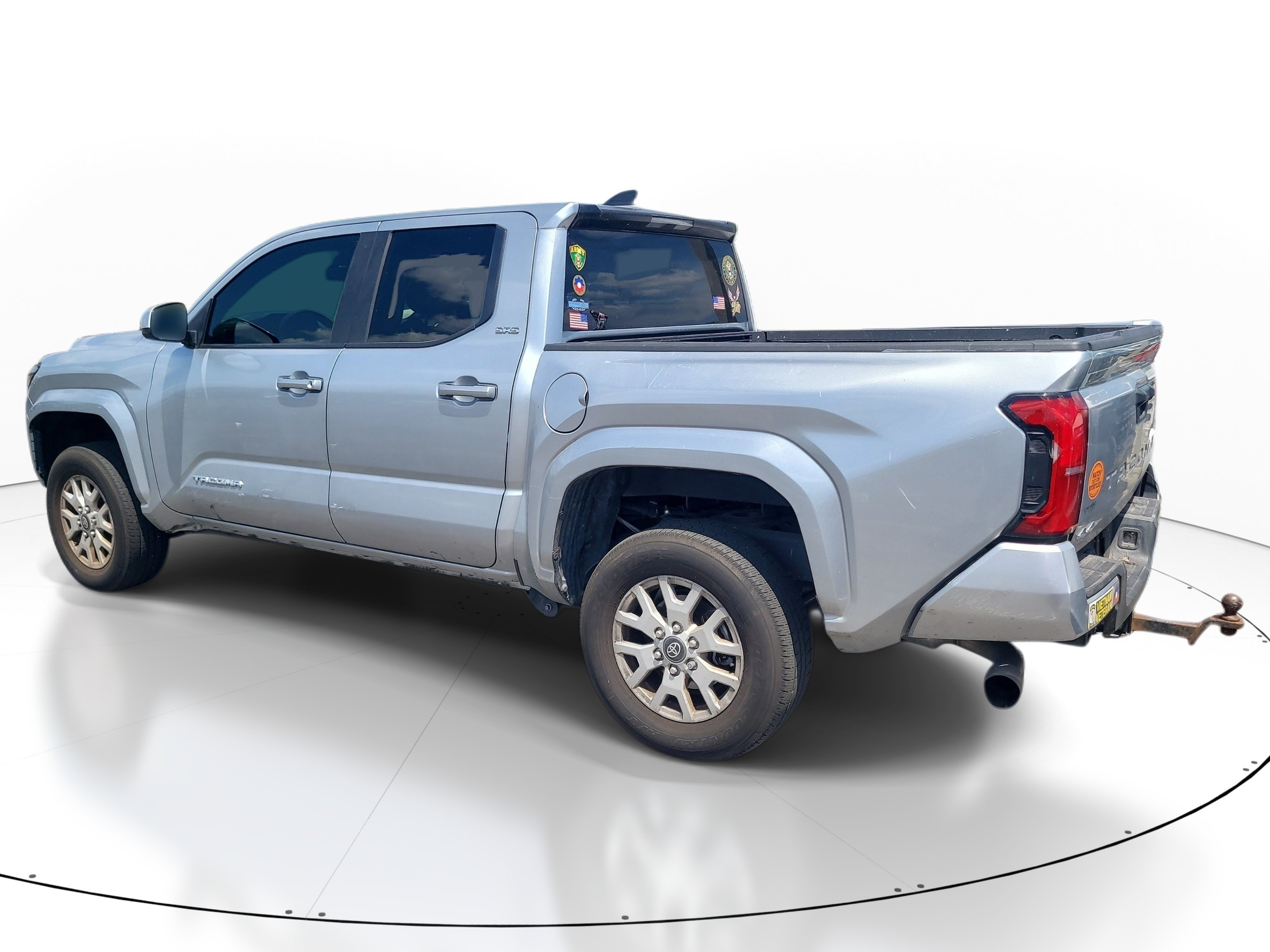 Used 2024 Toyota Tacoma SR5 AWD/4WD image 5