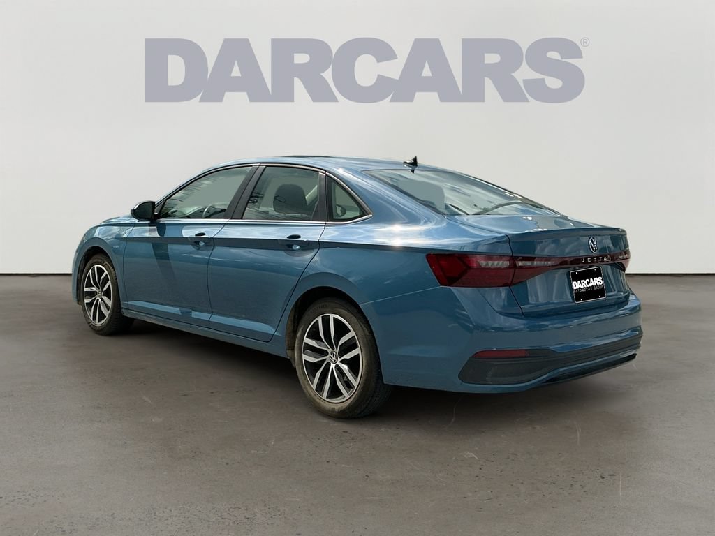 Used 2025 Volkswagen Jetta SE FWD image 5