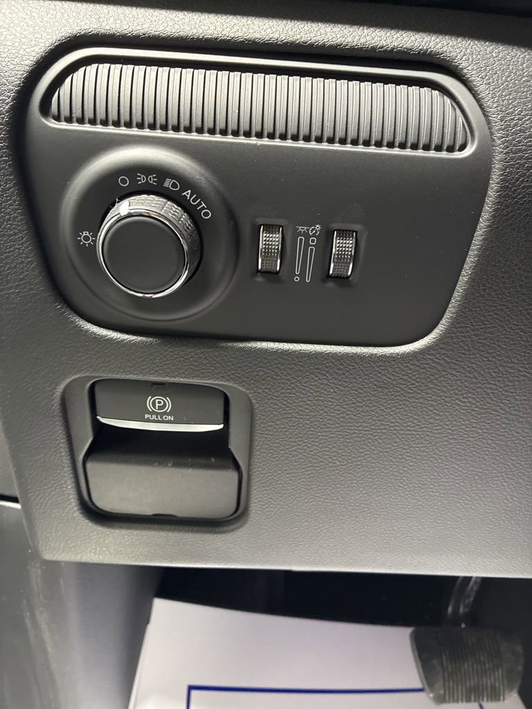 New 2026 Jeep Grand Wagoneer Summit w/ Premium Group III image 15