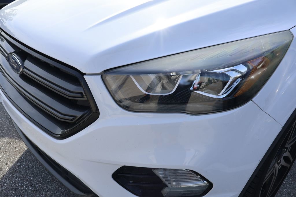 Used 2019 Ford Escape SEL FWD image 3
