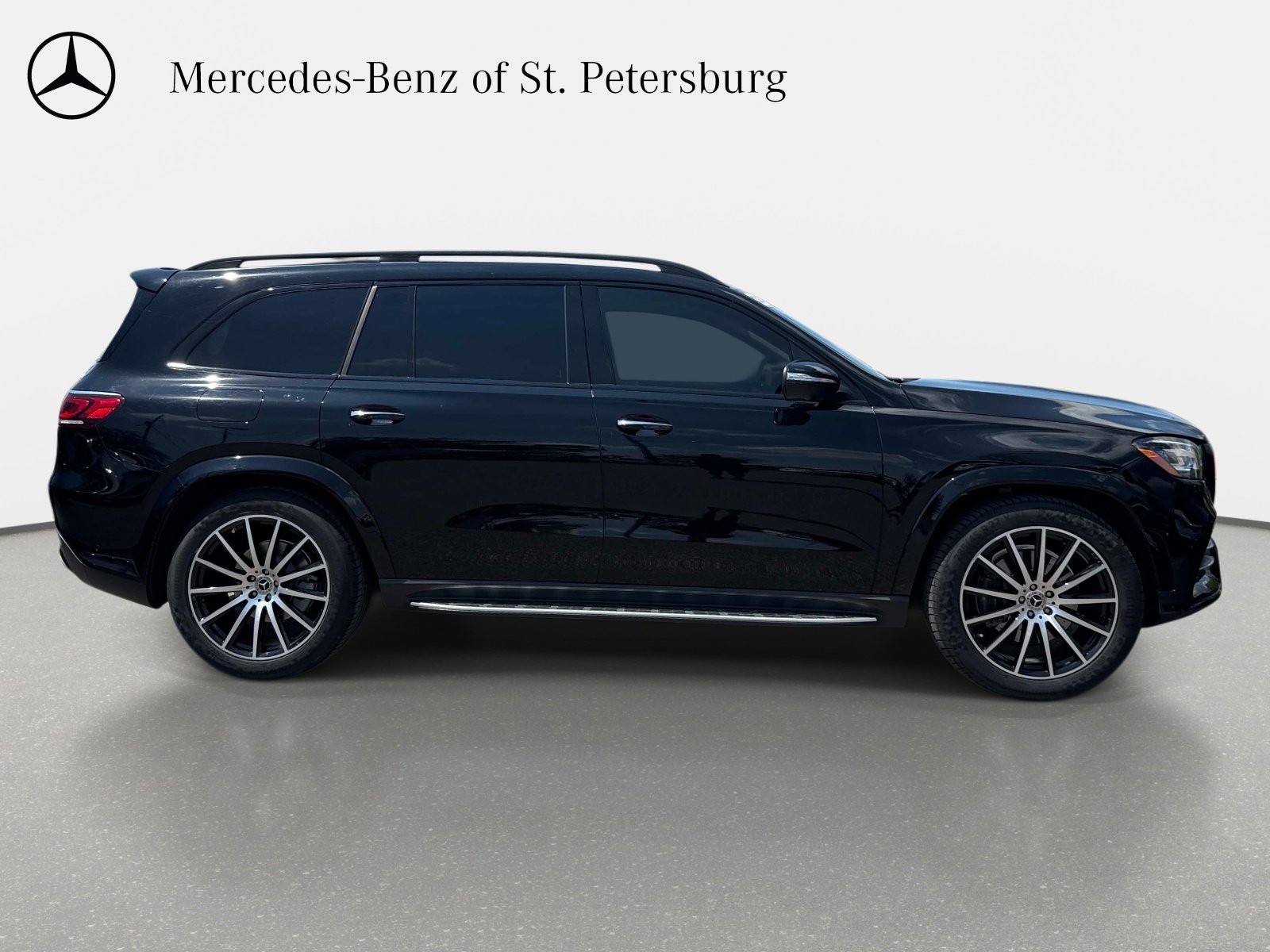 Used 2023 Mercedes-Benz GLS 580 4MATIC image 4