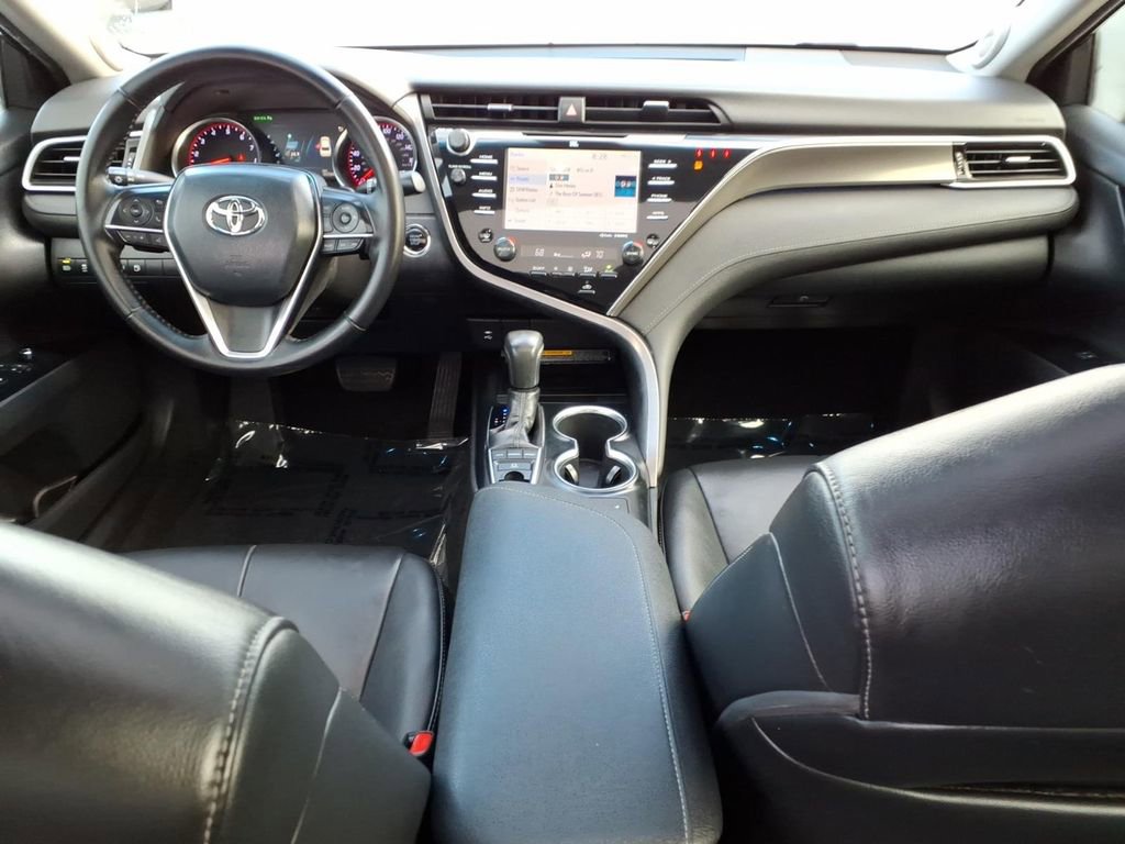 Used 2018 Toyota Camry XSE image 10