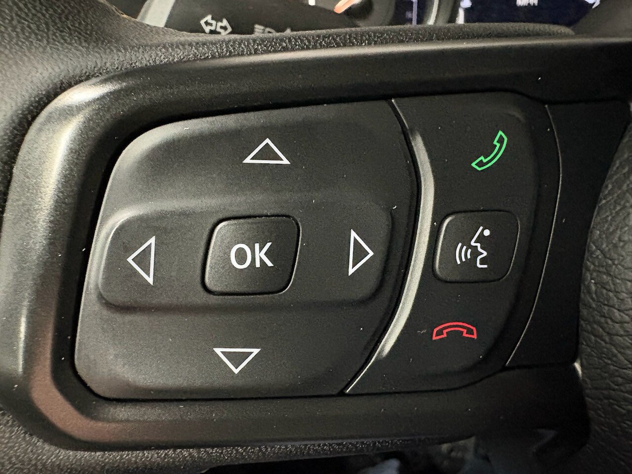 Used 2024 Jeep Gladiator Sport AWD/4WD image 13