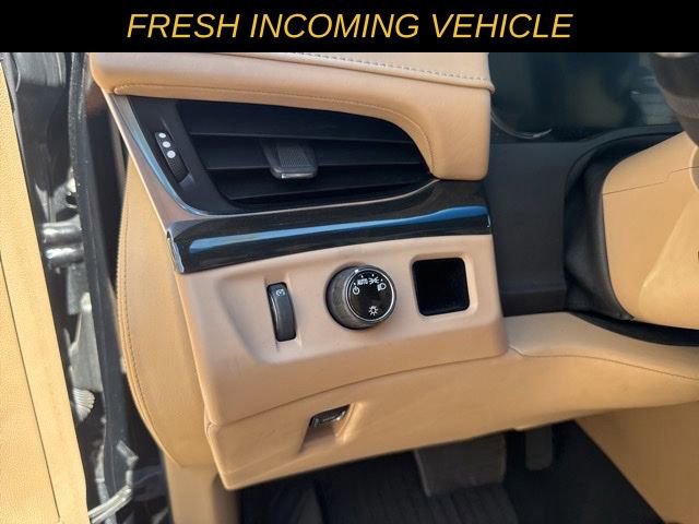 Used 2018 Cadillac Escalade Platinum image 13
