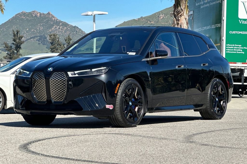 Used 2023 BMW iX M60 image 7