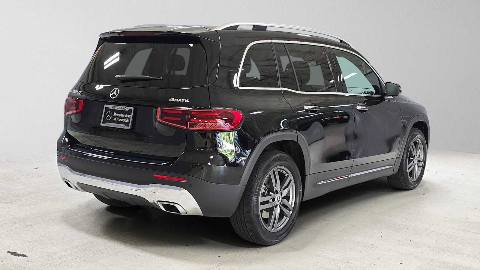 Used 2026 Mercedes-Benz GLB 250 4MATIC image 4