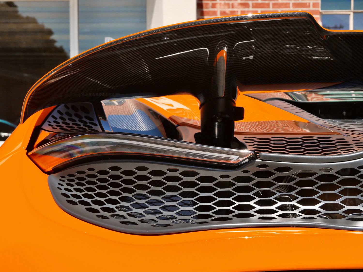 Used 2024 McLaren 750S RWD image 16