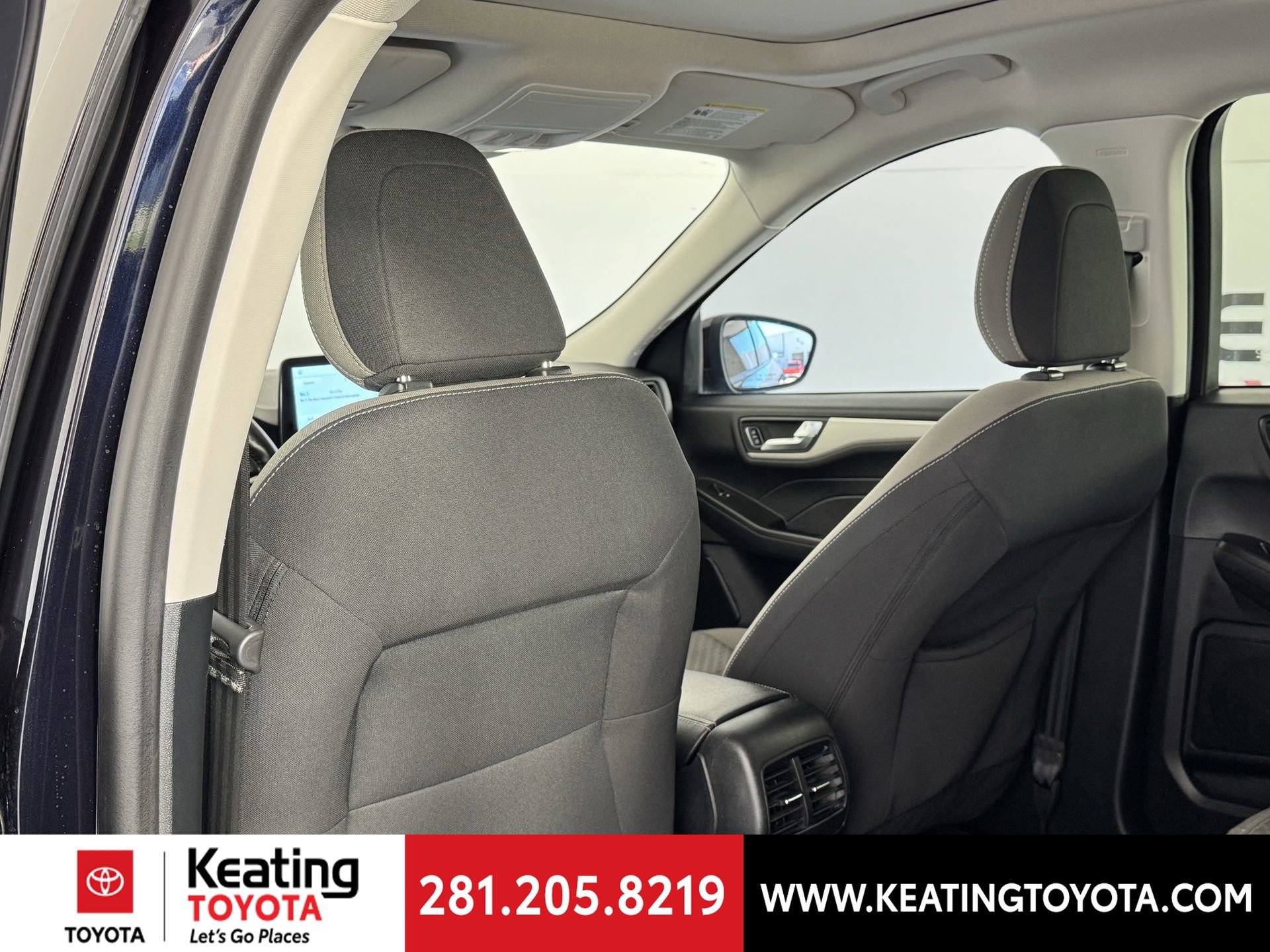 Used 2021 Ford Escape SE w/ SE Sport Appearance Package image 16