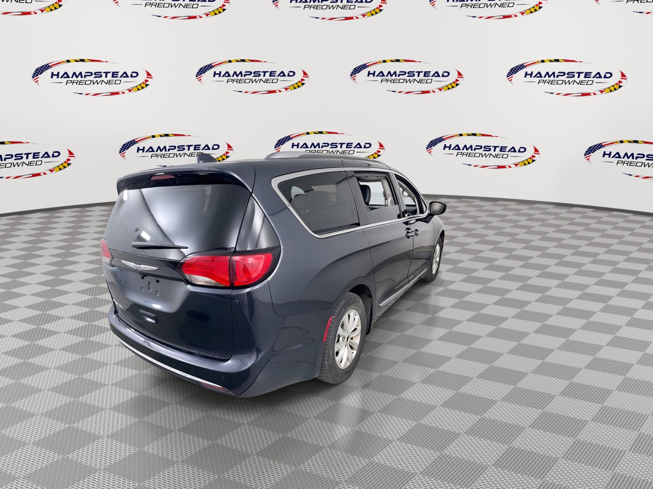 Used 2019 Chrysler Pacifica Touring-L FWD image 8