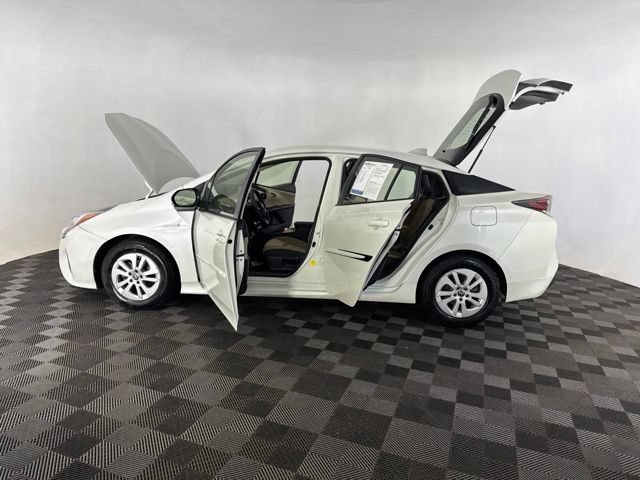 Used 2016 Toyota Prius Two FWD image 11