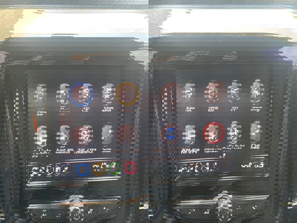 Used 2021 Chevrolet Traverse LT image 17