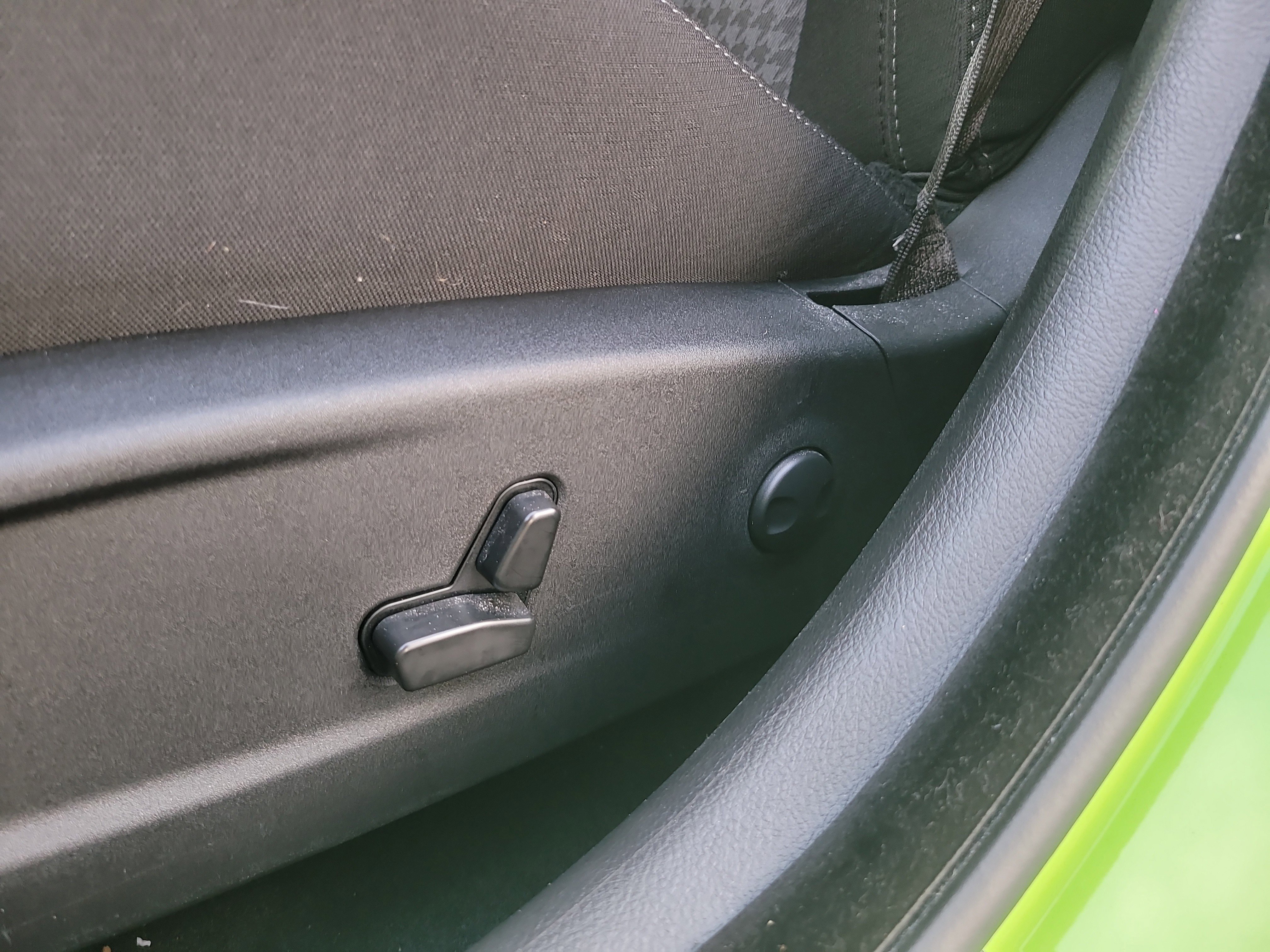 Used 2023 Dodge Charger R/T w/ Harman/Kardon Audio Group image 17