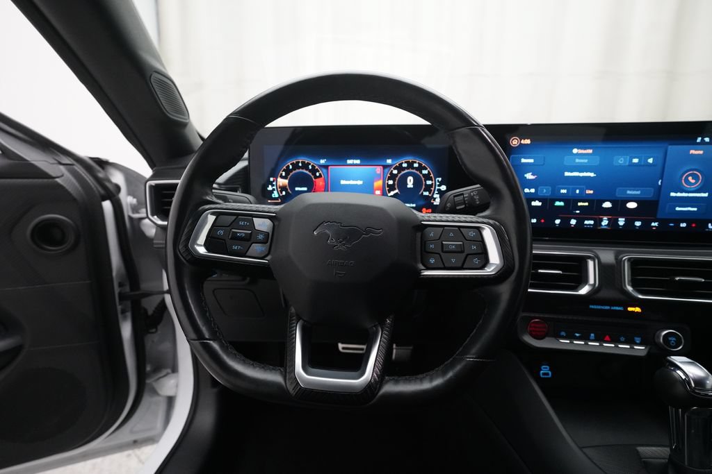 Used 2025 Ford Mustang Premium RWD image 4