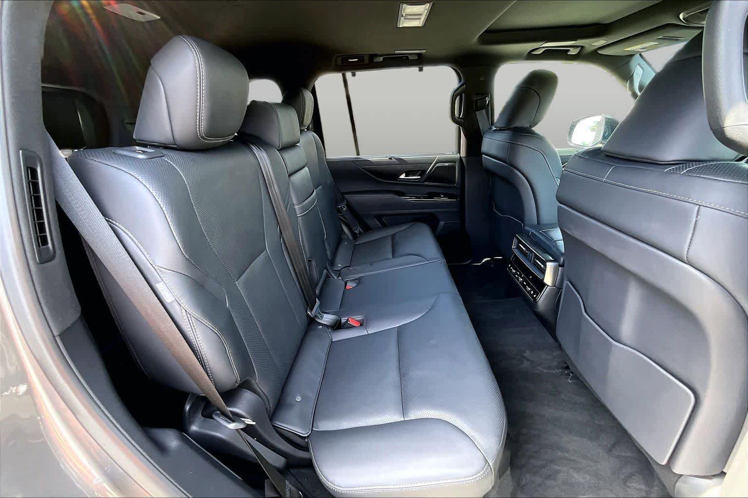 Used 2024 Lexus LX 600 4WD w/ Appearance Package image 19